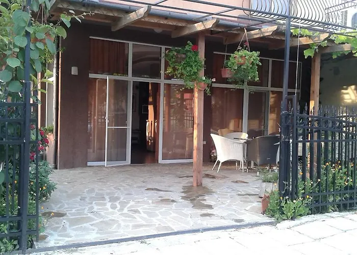 Zora Гостевой дом Приморско